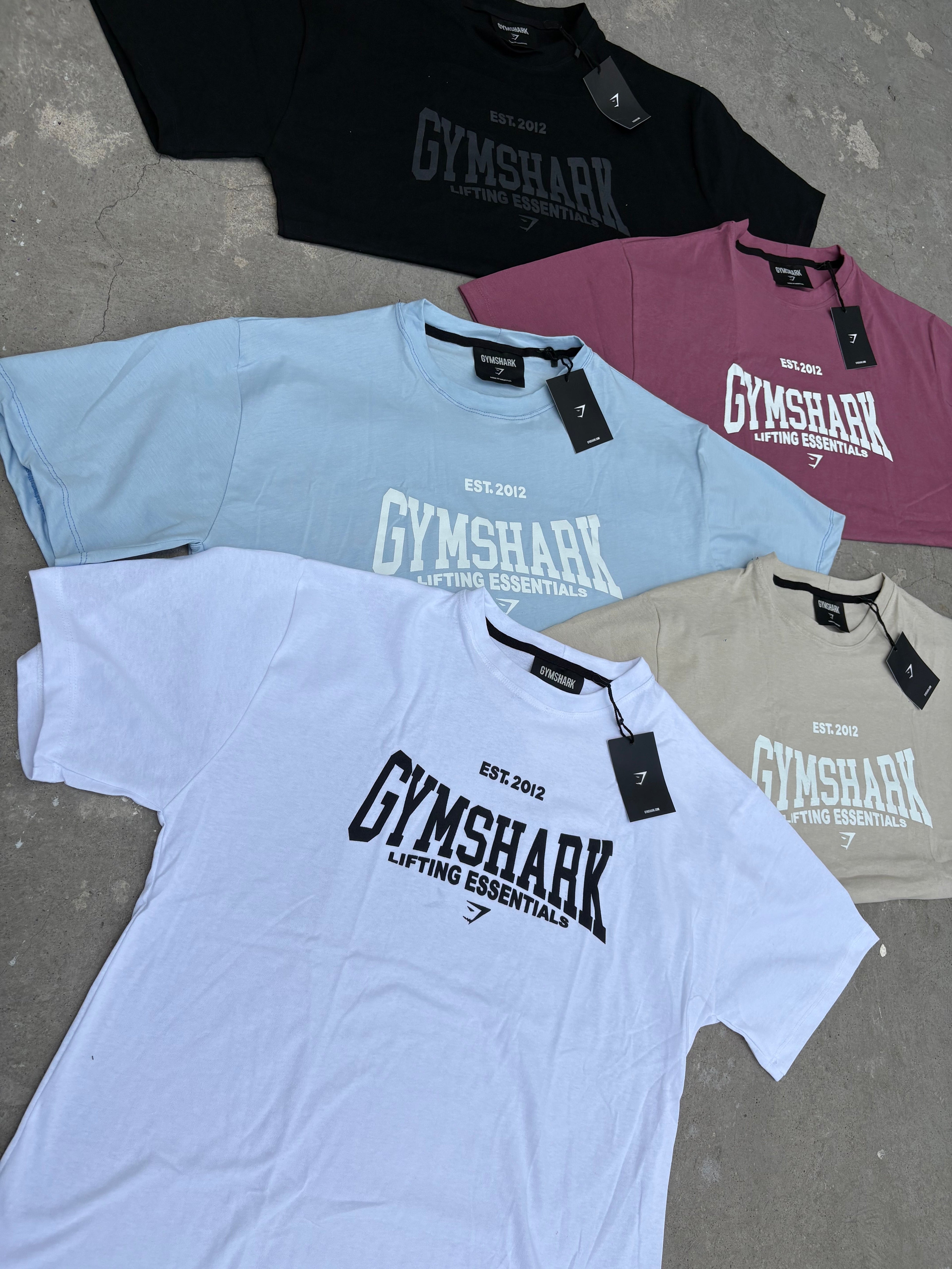 PLAYERA GYMSHARK LETRAS AL FRENTE